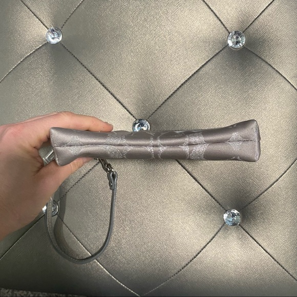 Coach Wristlet - Picture 5 of 9